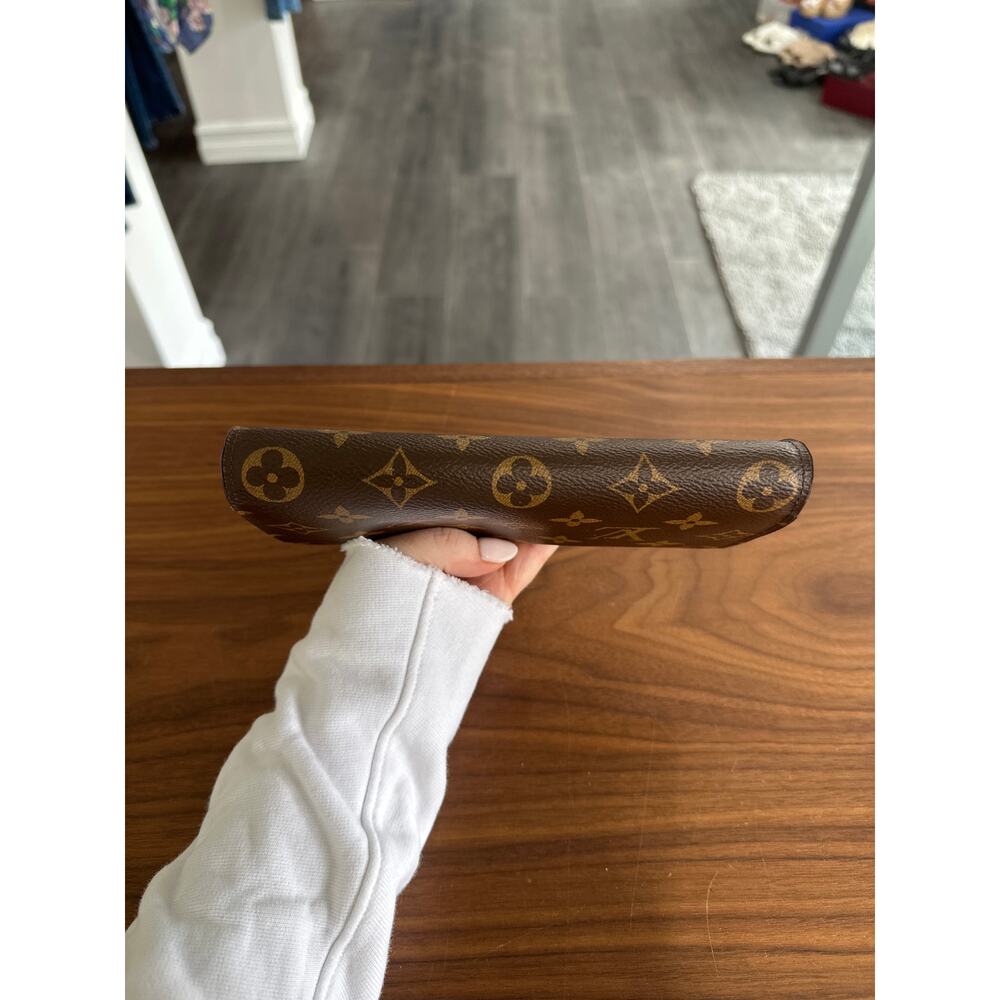 Louis Vuitton Monogram Emilie Wallet - Picture 5 of 15